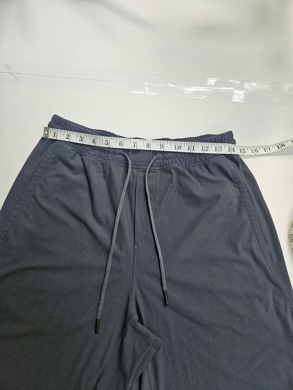 Lululemon Men's Black Textured Athletic Gym Running Shorts Size M Zip Pocket